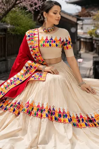 Vanilla Color Chaniya Choli with Traditional Gamthi Work