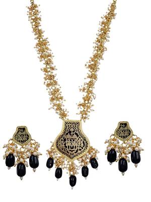 Gold-toned black beaded long necklace set with enamel thewa pendant and earrings 3
