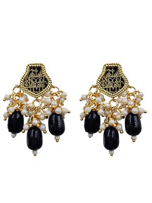 Gold-toned black beaded long necklace set with enamel thewa pendant and earrings 4