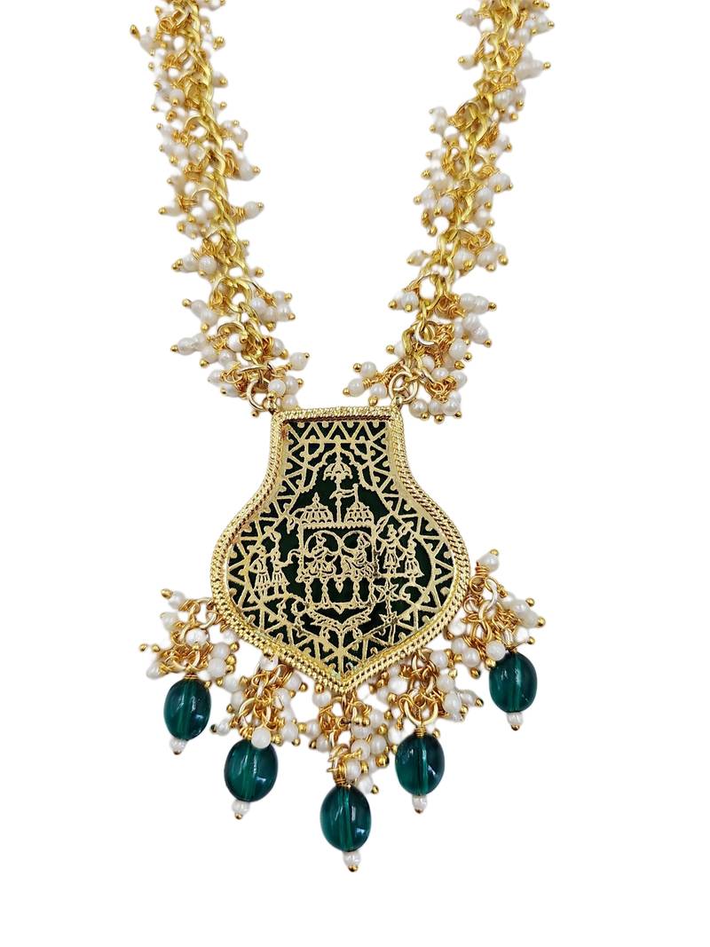 Gold-toned green pearl beaded thewa jewellery set with earrings