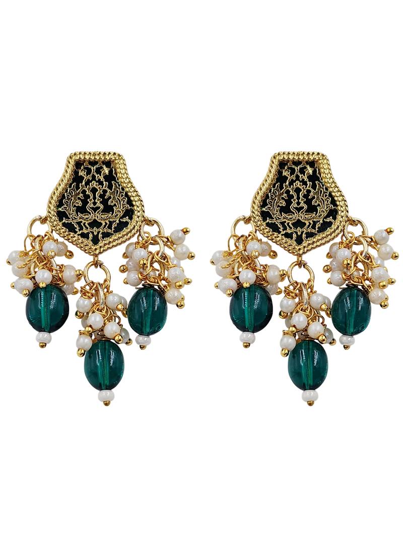 Gold-toned green pearl beaded thewa jewellery set with earrings