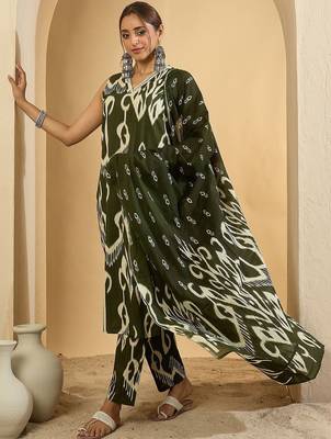 Women Printed Regular Pure Cotton Kurta with Trousers & With Dupatta 1