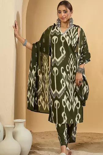 Women Printed Regular Pure Cotton Kurta with Trousers & With Dupatta
