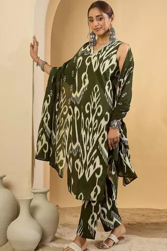 Women Printed Regular Pure Cotton Kurta with Trousers & With Dupatta