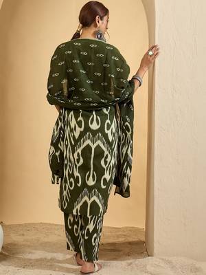 Women Printed Regular Pure Cotton Kurta with Trousers & With Dupatta 7