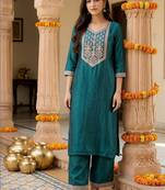 Women Ethnic Motifs Embroidered Regular Thread Work Liva Kurta with Palazzos