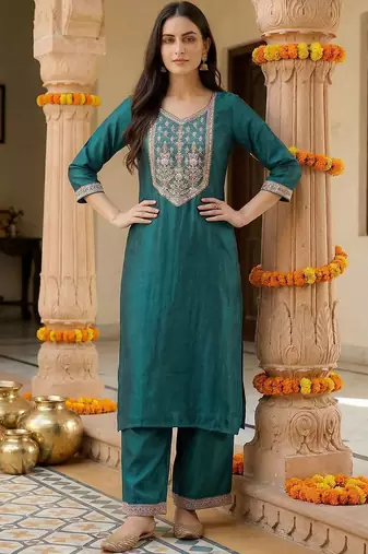 Women Ethnic Motifs Embroidered Regular Thread Work Liva Kurta with Palazzos