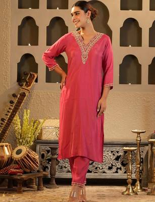 Women Ethnic Motifs Embroidered Regular Kurta with Trousers 1