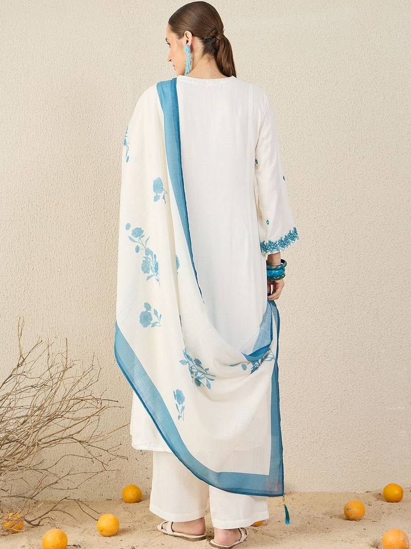 Women Floral Embroidered Regular Thread Work Kurta with Trousers & With Dupatta