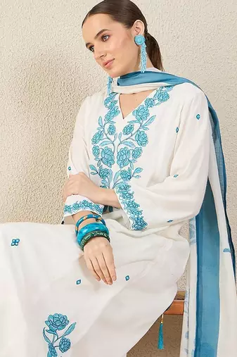 Women Floral Embroidered Regular Thread Work Kurta with Trousers & With Dupatta