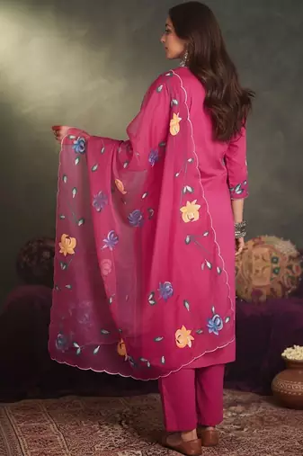 Women Floral Printed Regular Thread Work Pure Cotton Kurta with Trousers & With Dupatta