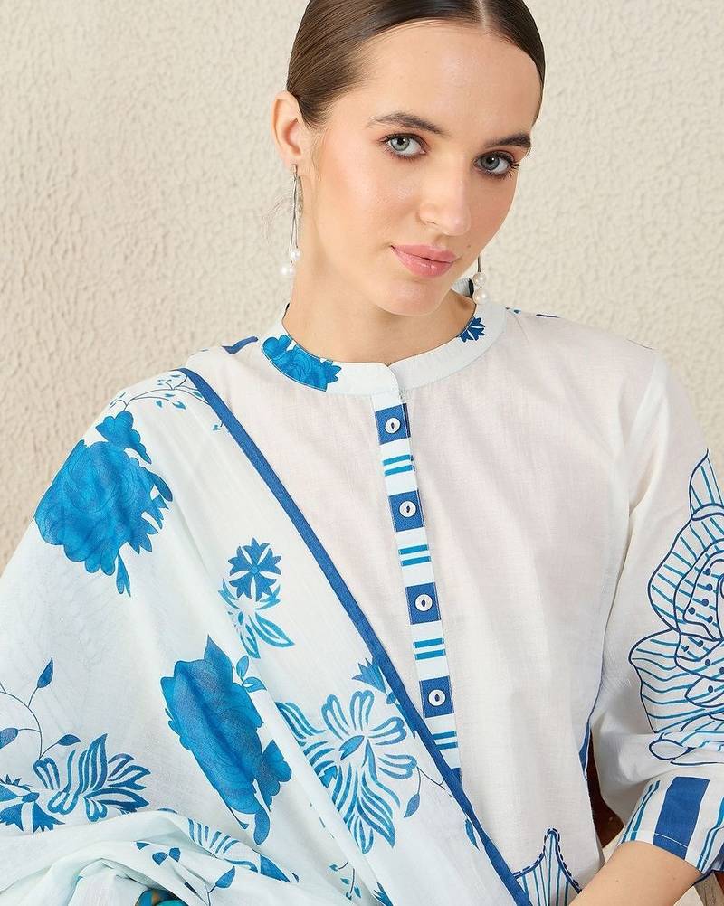 Women Floral Printed Regular Pure Cotton Kurta with Trousers & With Dupatta