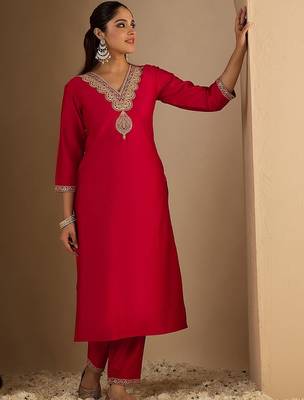Women Ethnic Motifs Embroidered Regular Thread Work Liva Kurta with Trousers 1