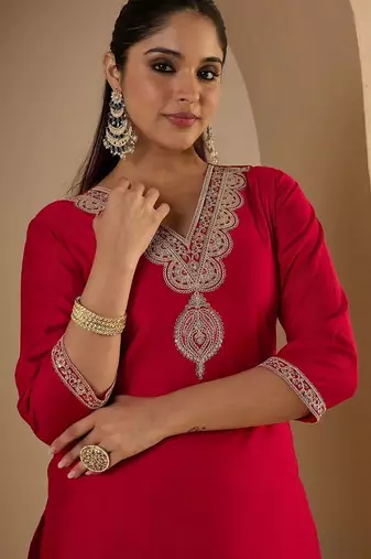 Women Ethnic Motifs Embroidered Regular Thread Work Liva Kurta with Trousers