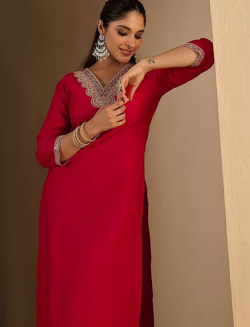Women Ethnic Motifs Embroidered Regular Thread Work Liva Kurta with Trousers