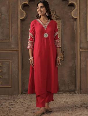 Women Ethnic Motifs Embroidered Regular Thread Work Kurta with Trousers 2