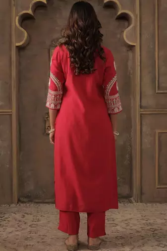 Women Ethnic Motifs Embroidered Regular Thread Work Kurta with Trousers
