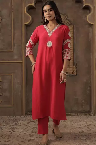 Women Ethnic Motifs Embroidered Regular Thread Work Kurta with Trousers