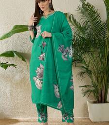 Women Floral Printed Regular Thread Work Kurta with Trousers & With Dupatta