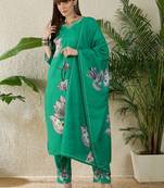 Women Floral Printed Regular Thread Work Kurta with Trousers & With Dupatta