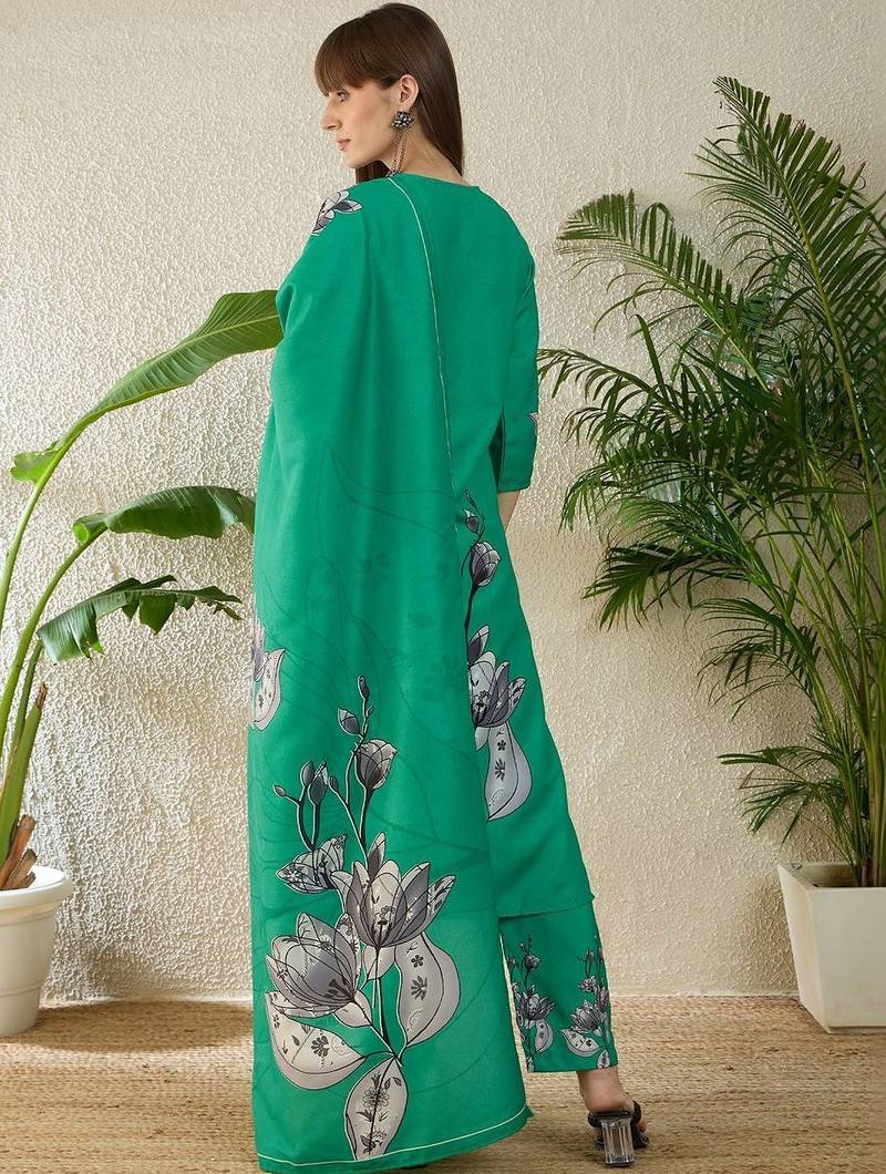 Women Floral Printed Regular Thread Work Kurta with Trousers & With Dupatta
