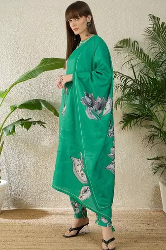 Women Floral Printed Regular Thread Work Kurta with Trousers & With Dupatta