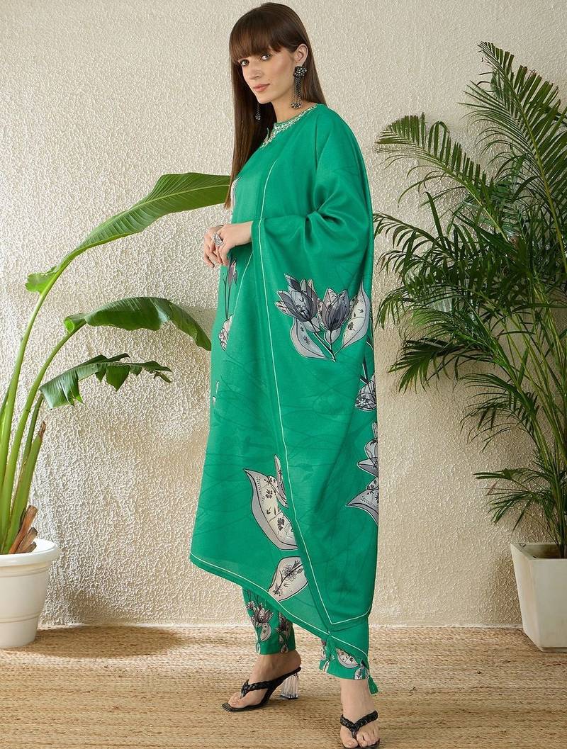 Women Floral Printed Regular Thread Work Kurta with Trousers & With Dupatta