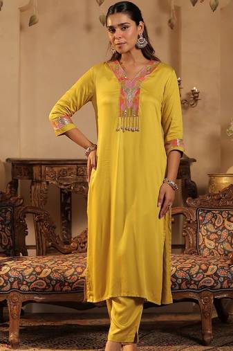Women Ethnic Motifs Embroidered Regular Thread Work Kurta with Trousers