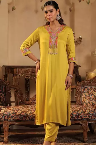 Women Ethnic Motifs Embroidered Regular Thread Work Kurta with Trousers
