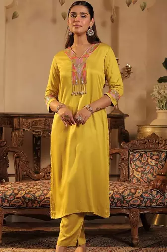 Women Ethnic Motifs Embroidered Regular Thread Work Kurta with Trousers