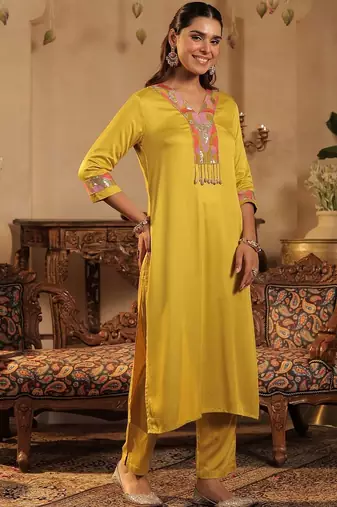 Women Ethnic Motifs Embroidered Regular Thread Work Kurta with Trousers