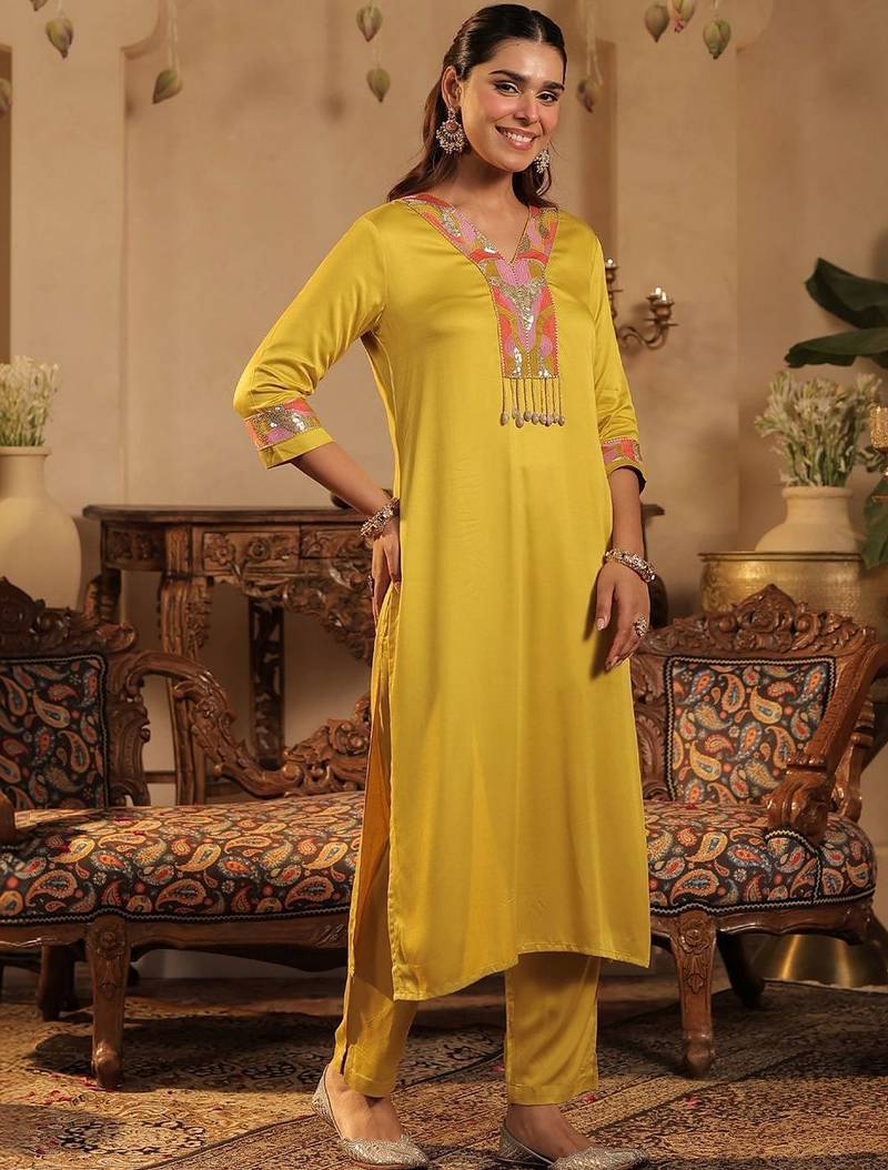 Women Ethnic Motifs Embroidered Regular Thread Work Kurta with Trousers
