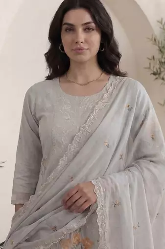 Women Floral Embroidered Regular Thread Work Pure Cotton Kurta with Trousers & With Dupatta