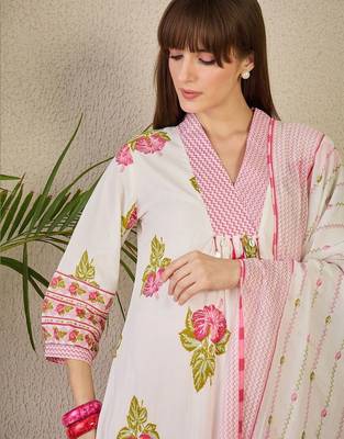 Women Floral Printed Regular Pure Cotton Kurta with Trousers & With Dupatta 2