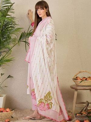 Women Floral Printed Regular Pure Cotton Kurta with Trousers & With Dupatta 6