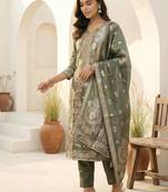Women Regular Kurta with Trousers & With Dupatta