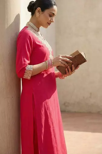 Women Ethnic Motifs Embroidered Regular Thread Work Kurta with Trousers