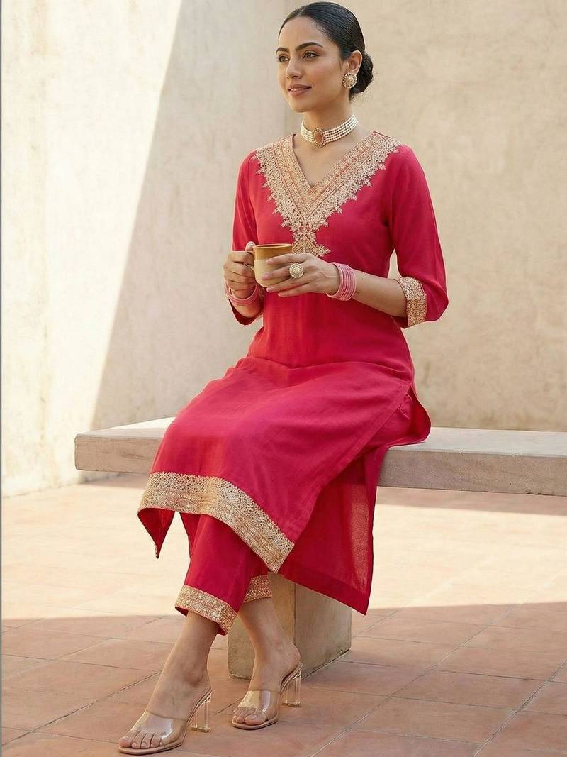 Women Ethnic Motifs Embroidered Regular Thread Work Kurta with Trousers