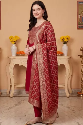 Women Ethnic Motifs Embroidered Regular Thread Work Kurta with Trousers & With Dupatta