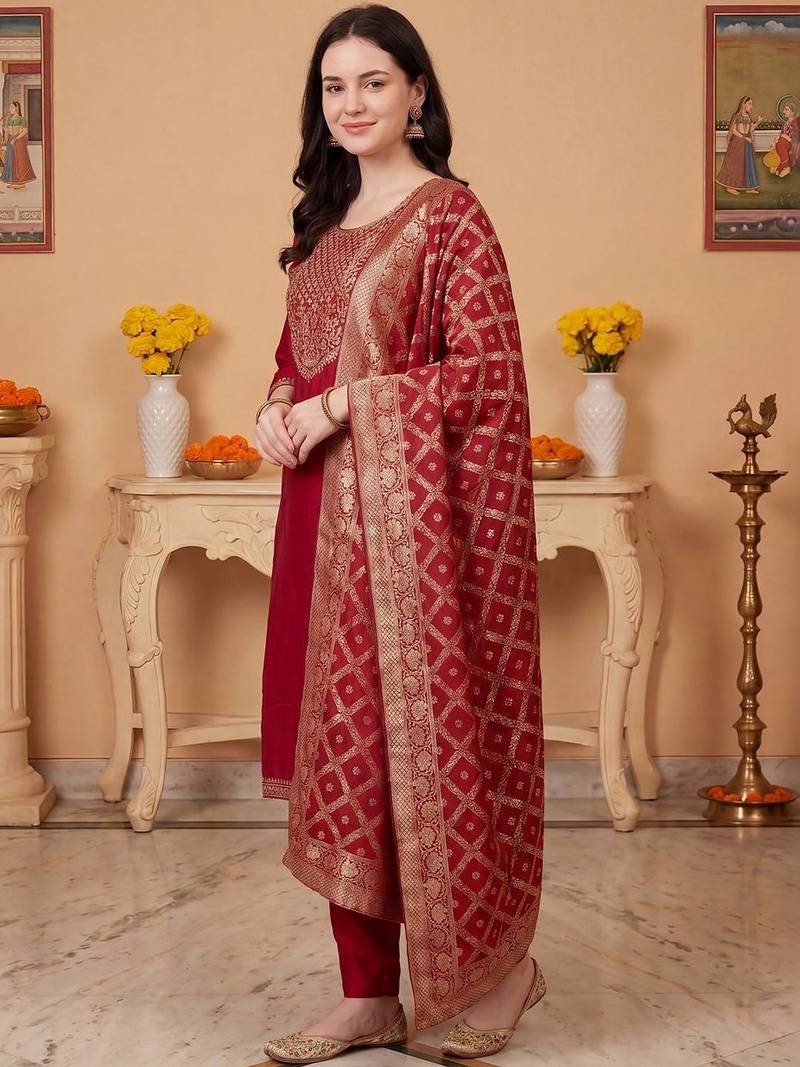 Women Ethnic Motifs Embroidered Regular Thread Work Kurta with Trousers & With Dupatta