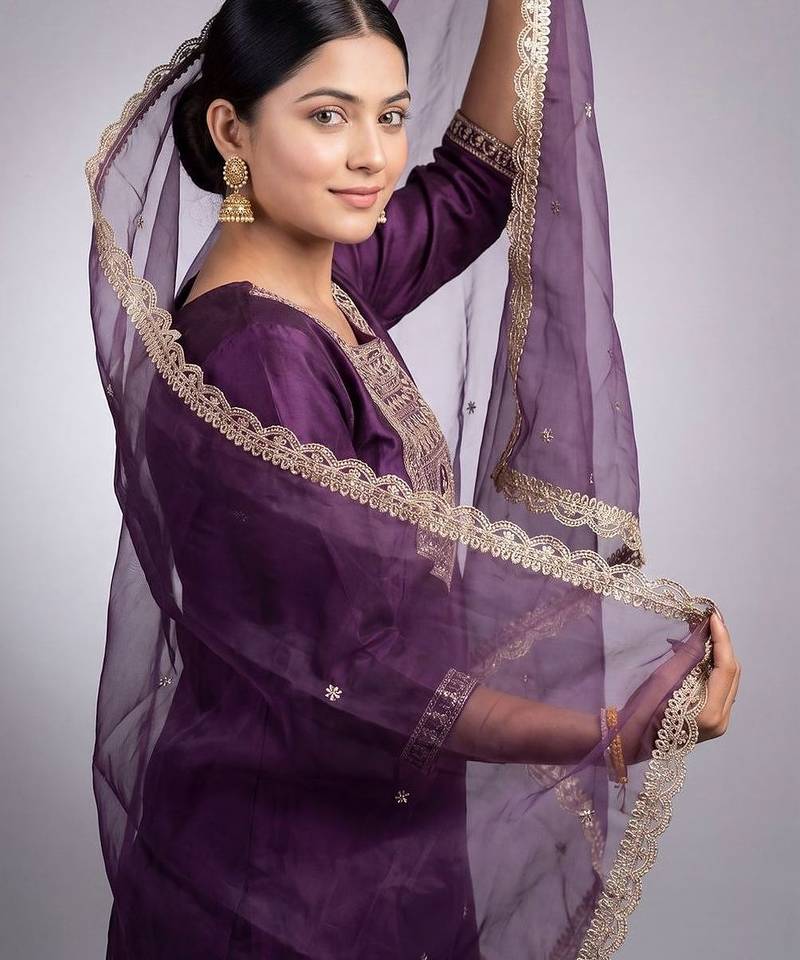Women Ethnic Motifs Embroidered Regular Thread Work Kurta with Trousers & Dupatta