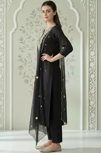 Women Ethnic Motifs Embroidered Regular Thread Work Kurta with Trousers & With Dupatta