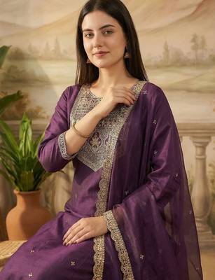 Women Ethnic Motifs Embroidered Regular Thread Work Liva Kurta with Trousers & With Dupatta 2