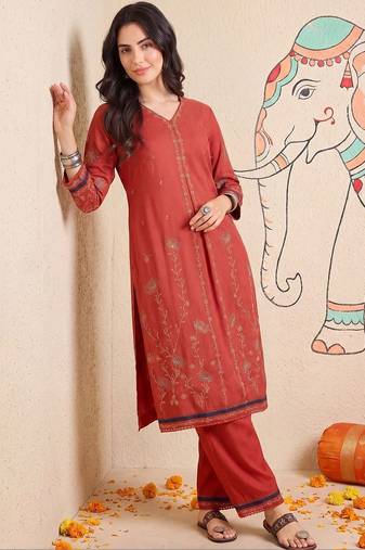 Women Ethnic Motifs Embroidered Regular Thread Work Kurta with Palazzos