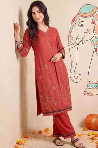 Women Ethnic Motifs Embroidered Regular Thread Work Kurta with Palazzos