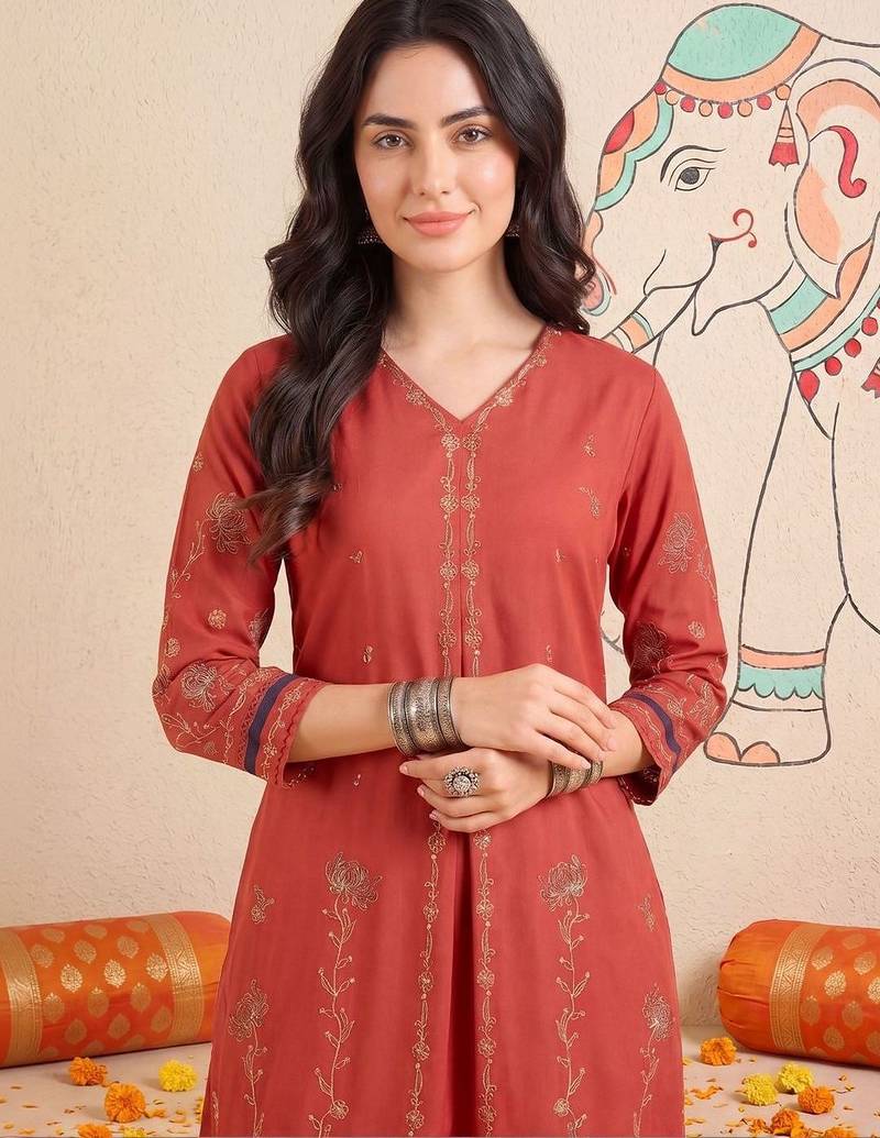 Women Ethnic Motifs Embroidered Regular Thread Work Kurta with Palazzos