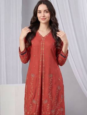 Women Ethnic Motifs Embroidered Regular Thread Work Kurta with Trousers 2
