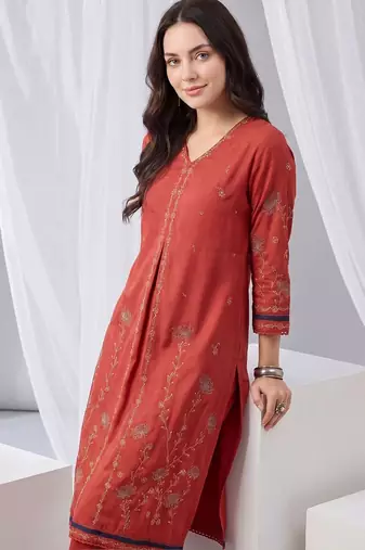 Women Ethnic Motifs Embroidered Regular Thread Work Kurta with Trousers
