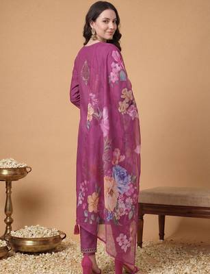 Women Floral Embroidered Regular Thread Work Kurta with Trousers & With Dupatta 3