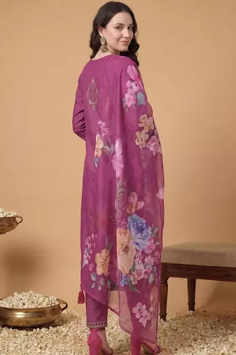 Women Floral Embroidered Regular Thread Work Kurta with Trousers & With Dupatta